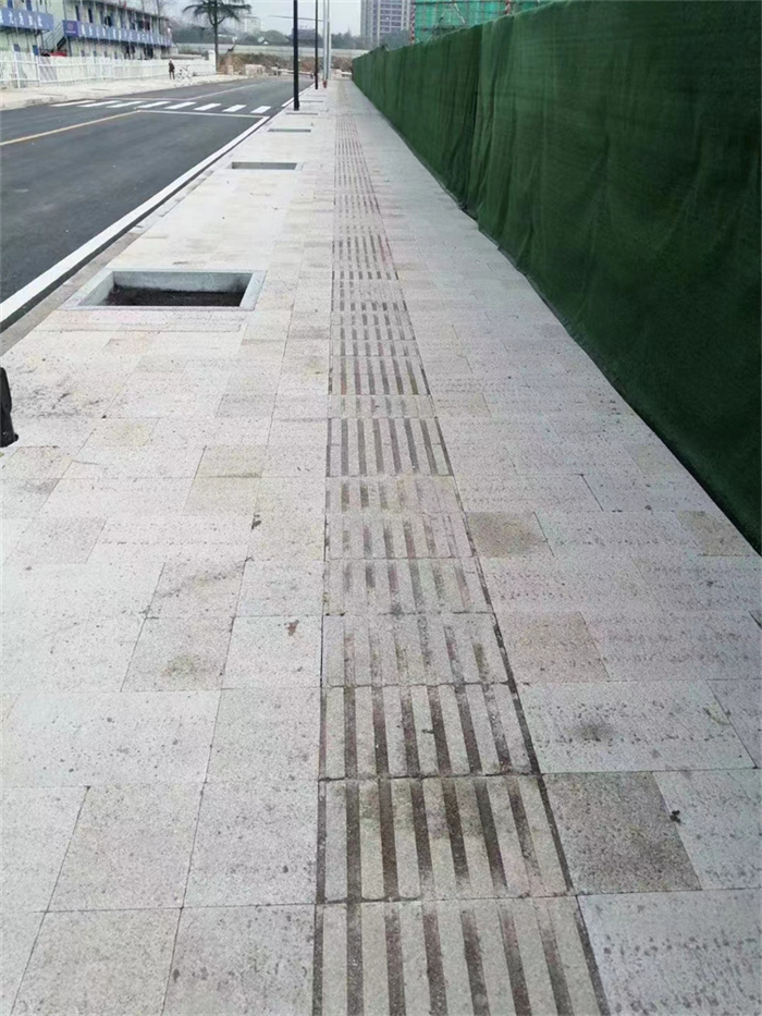 白锈石